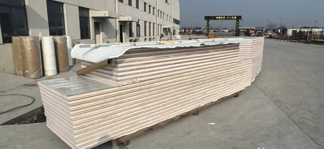 Factory-prefabricated metal-faced aerogel composite insulation panels for cold storage